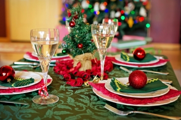 christmas-table-1909797_1280.jpg